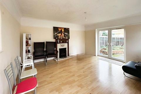 3 bedroom bungalow to rent, Green Lane, Sunbury-on-Thames, Surrey, TW16