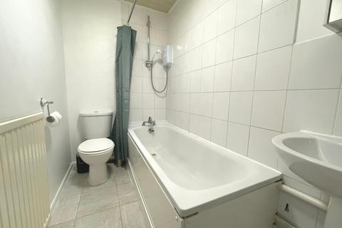 2 bedroom flat to rent, Pempath Place, Wembley HA9