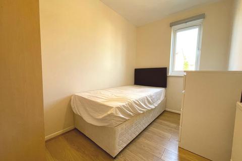 2 bedroom flat to rent, Pempath Place, Wembley HA9