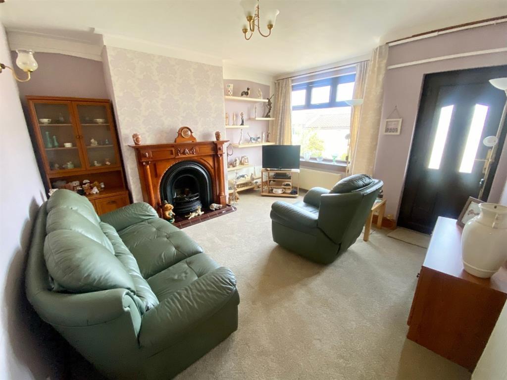 Greenhead Lane, Chapeltown, Sheffield, S35 2TN 2 bed end of terrace