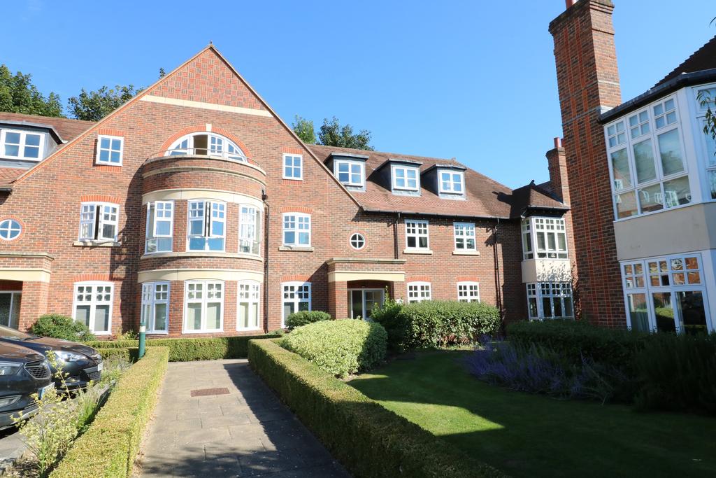 Saxon Place, Pangbourne 2 bed apartment £1,350 pcm (£312 pw)
