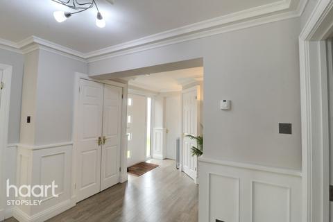 5 Warminster Close, Luton, LU2 8UJ
