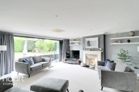 5 Warminster Close, Luton, LU2 8UJ