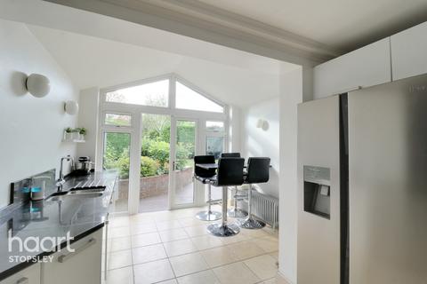 5 Warminster Close, Luton, LU2 8UJ