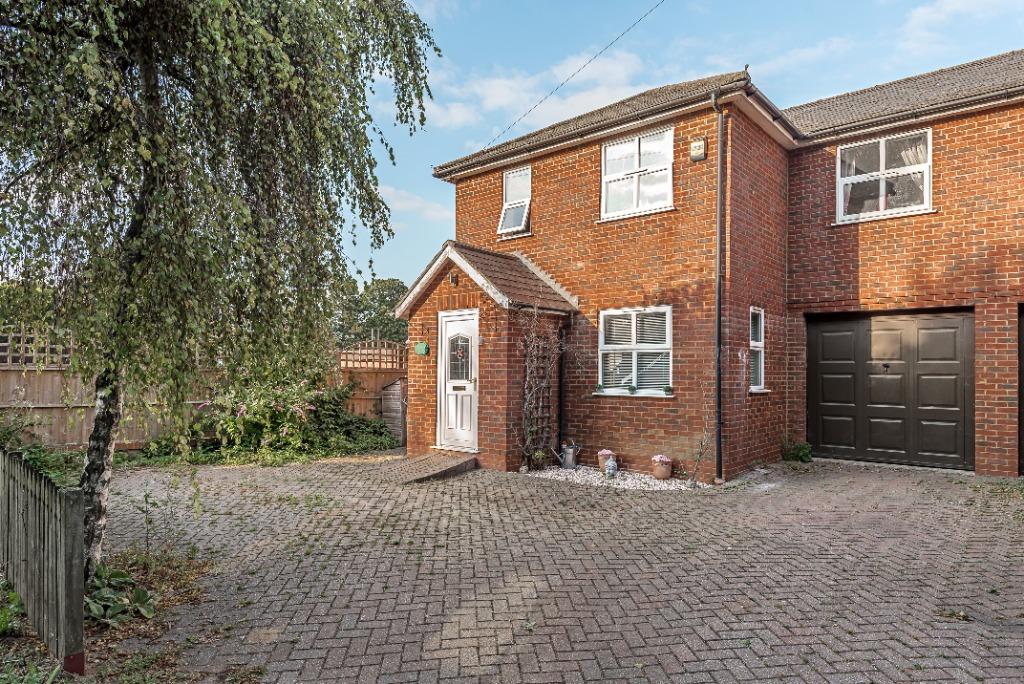 Ockwells Road, Maidenhead, SL6 3 bed semidetached house £475,000