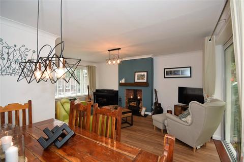 6 Edgewood, Hexham, NE46 1LQ