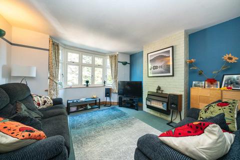 13 Roughdown Avenue, Hemel Hempstead, HP3 9BH