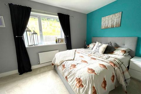 77 Budding Way, Dursley, GL11 5BE