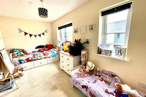 77 Budding Way, Dursley, GL11 5BE