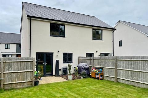 77 Budding Way, Dursley, GL11 5BE