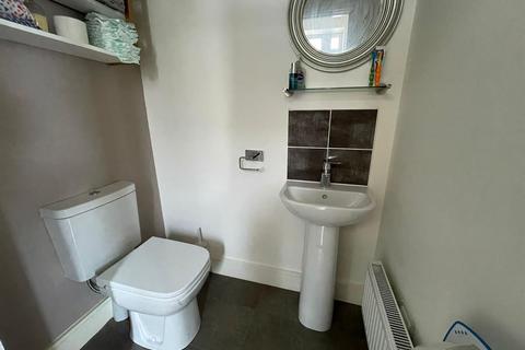 77 Budding Way, Dursley, GL11 5BE