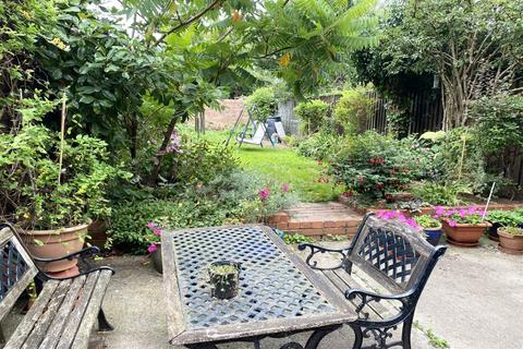 58 Breinton Road, Hereford, HR4 0JX