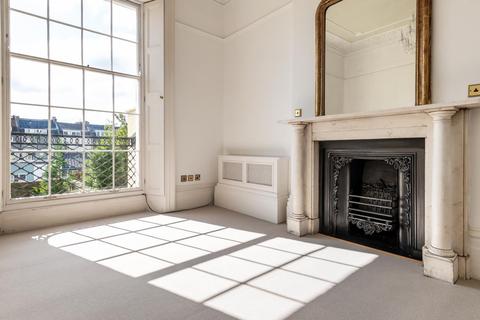 19 Caledonia Place, Bristol, BS8 4DJ