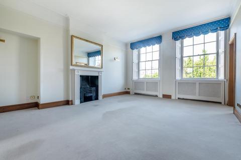 19 Caledonia Place, Bristol, BS8 4DJ