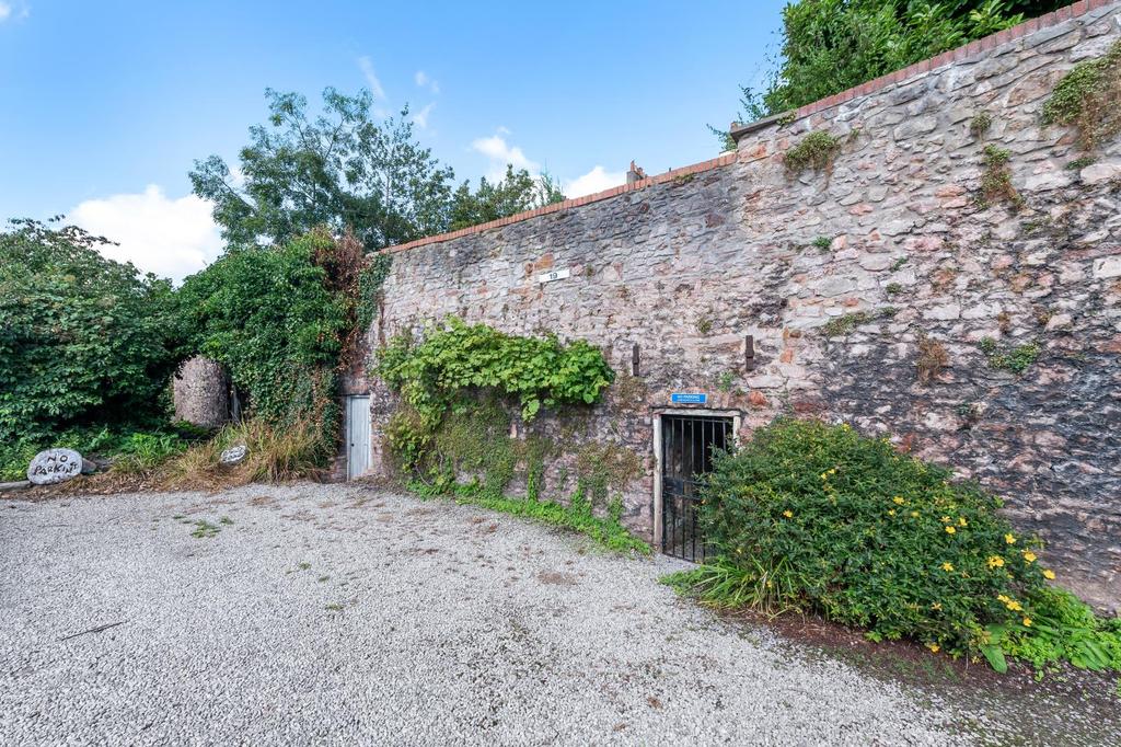 Private parking on the mews