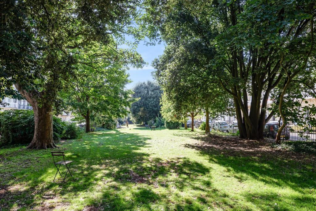 The Mall Gardens