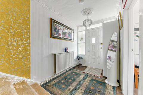 3 Woodmere, London, SE9 5NT