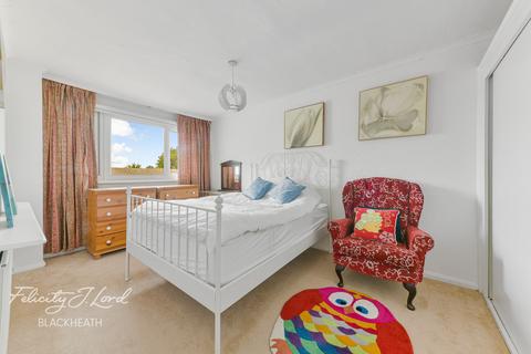 3 Woodmere, London, SE9 5NT