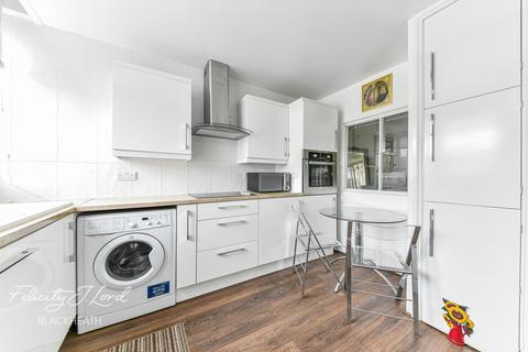 3 Woodmere, London, SE9 5NT