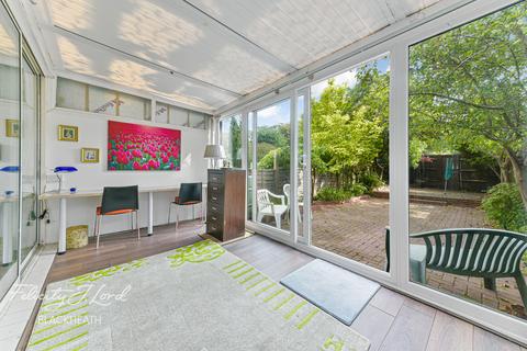 3 Woodmere, London, SE9 5NT