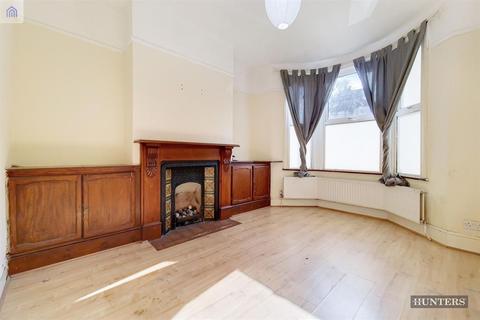 4 Salcombe Road, London, E17 8JH
