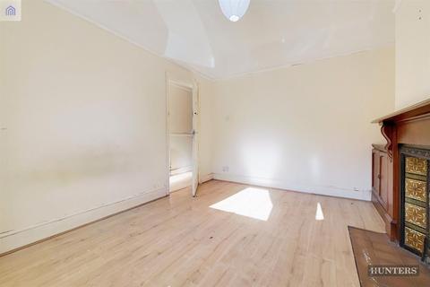 4 Salcombe Road, London, E17 8JH