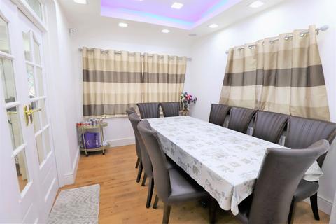 22 Old Orchard Close, Uxbridge, UB8 3LH