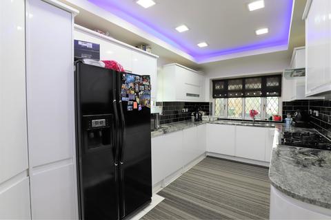 22 Old Orchard Close, Uxbridge, UB8 3LH