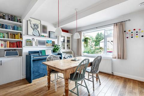 9 Downing Avenue, Guildford, GU2 7SY