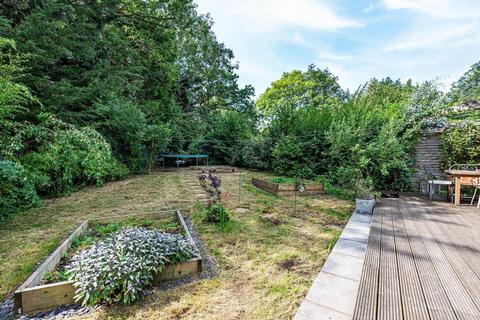 9 Downing Avenue, Guildford, GU2 7SY