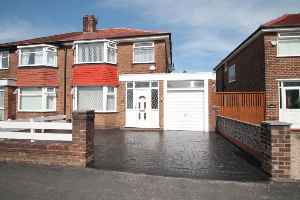 Downs Drive, Timperley, WA14 3 bed semidetached house £1,500 pcm (£