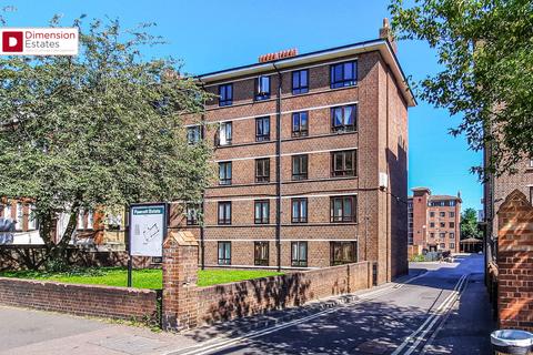 2 bedroom flat to rent - Clapton Common, Hackney, London, E5