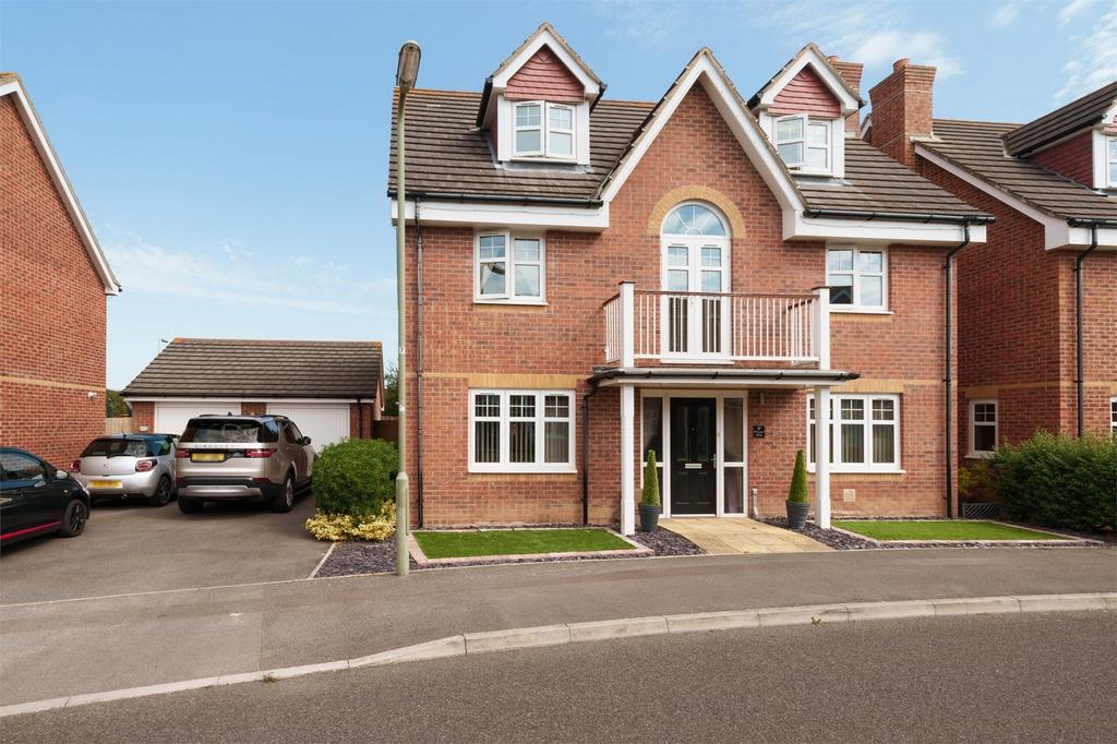 Proctor Drive, LeeontheSolent, Hampshire 5 bed detached house £575,000