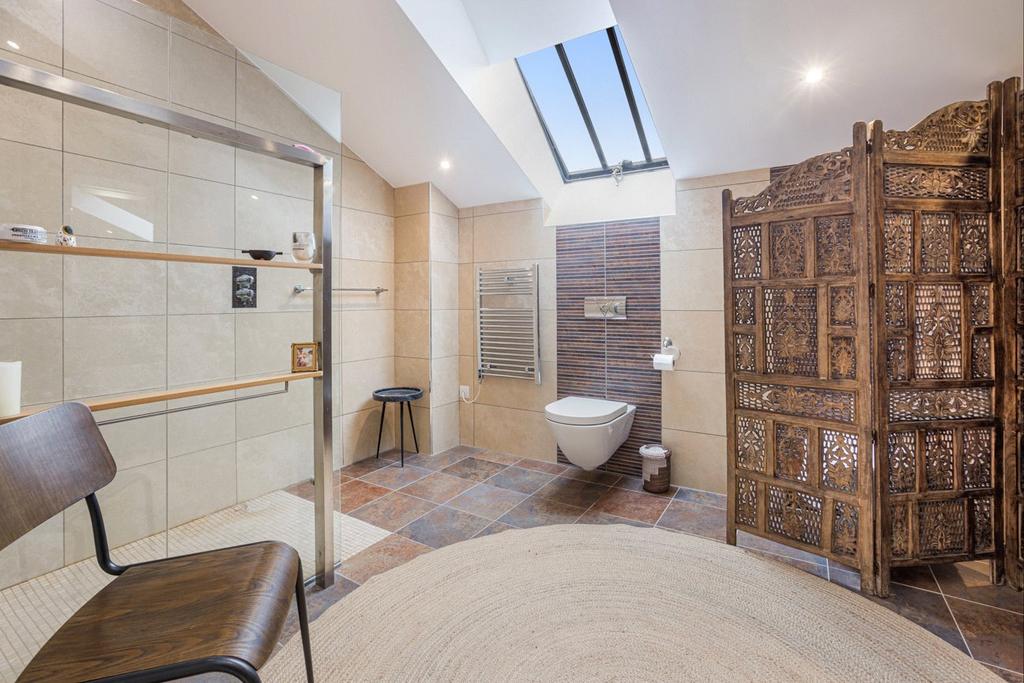 Master En-Suite