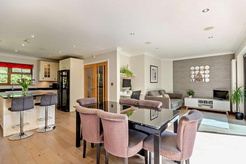 6 bedroom detached house for sale, The Avenue, Farnham Common, SL2