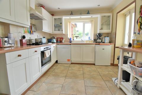 13 Ivanhoe Drive, Ashby-de-la-zouch, LE65 2LT