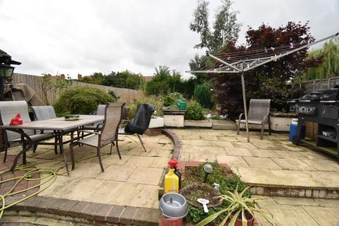 13 Ivanhoe Drive, Ashby-de-la-zouch, LE65 2LT