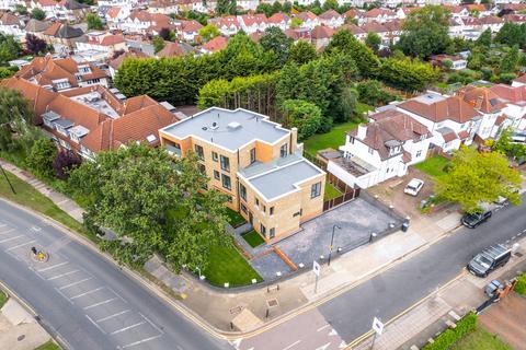 3 bedroom property for sale, Queens Walk, London NW9