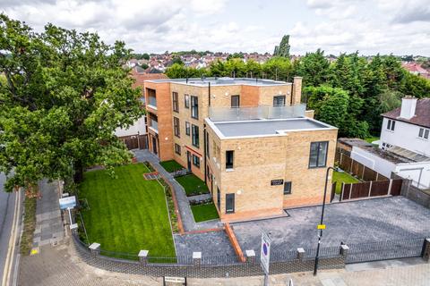 3 bedroom property for sale, Queens Walk, London NW9