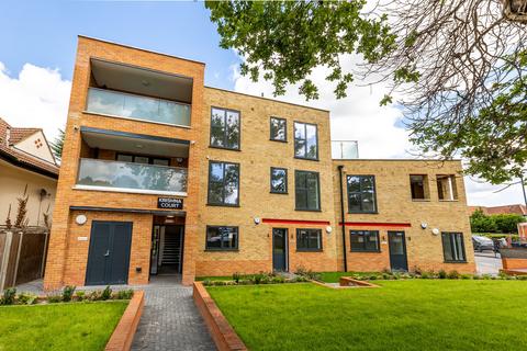 3 bedroom property for sale, Queens Walk, London NW9