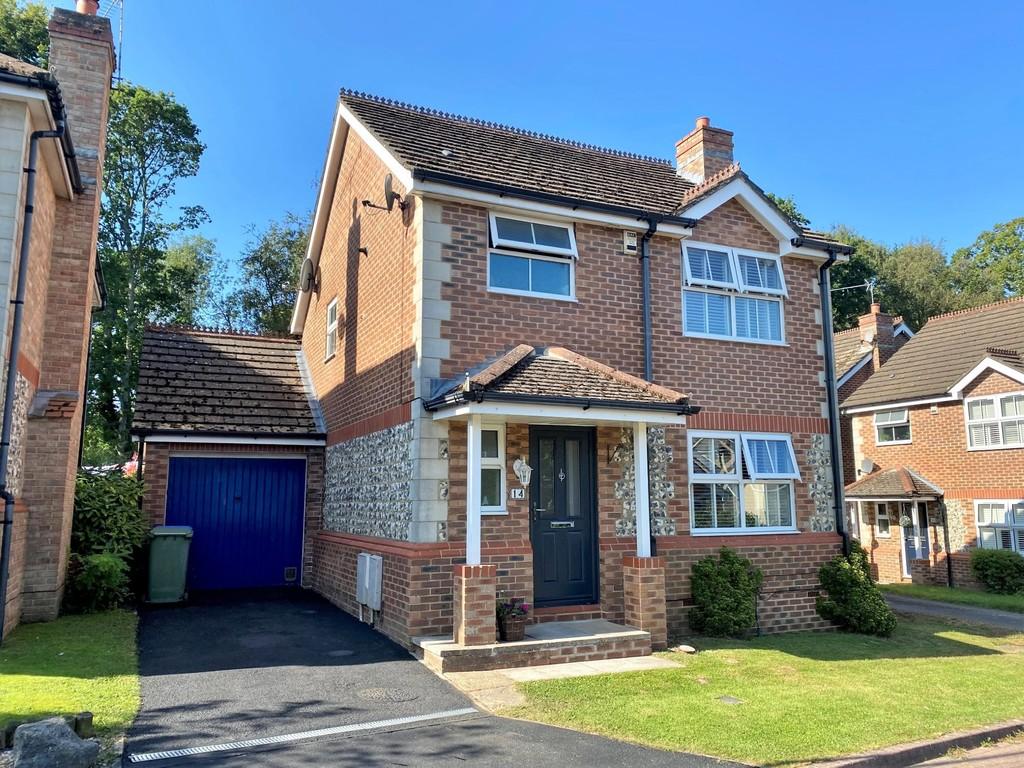 Sheridan Gardens, Whiteley 3 bed detached house £400,000