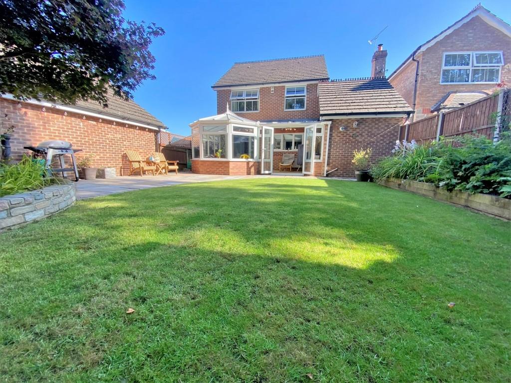 Sheridan Gardens, Whiteley 3 bed detached house £400,000