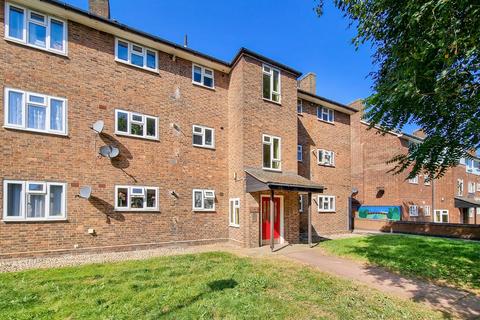 17 Cam Green, South Ockendon, RM15 5QN