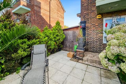 17 Cam Green, South Ockendon, RM15 5QN