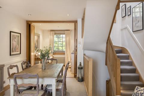 144 Walton Street, London, SW3 2JJ
