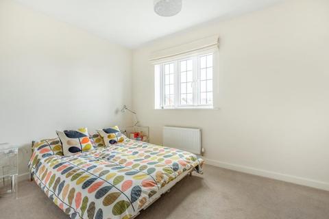 17 Faulkner Place, Brize Norton, Carterton, OX18 1NF