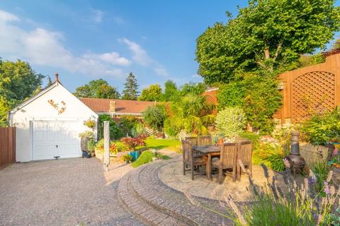 6 Highfield Road, Caterham, CR3 6QX