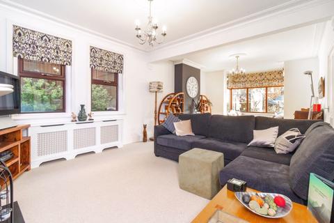 6 Highfield Road, Caterham, CR3 6QX
