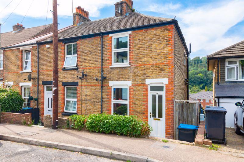 Farningham Road, Caterham 3 bed end of terrace house £425,000