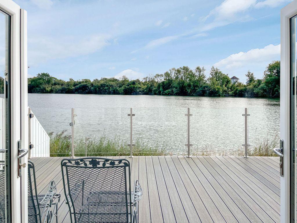 Spring Lake, South Cerney GL7 5TH 3 bed semidetached house £1,650 pcm (£381 pw)